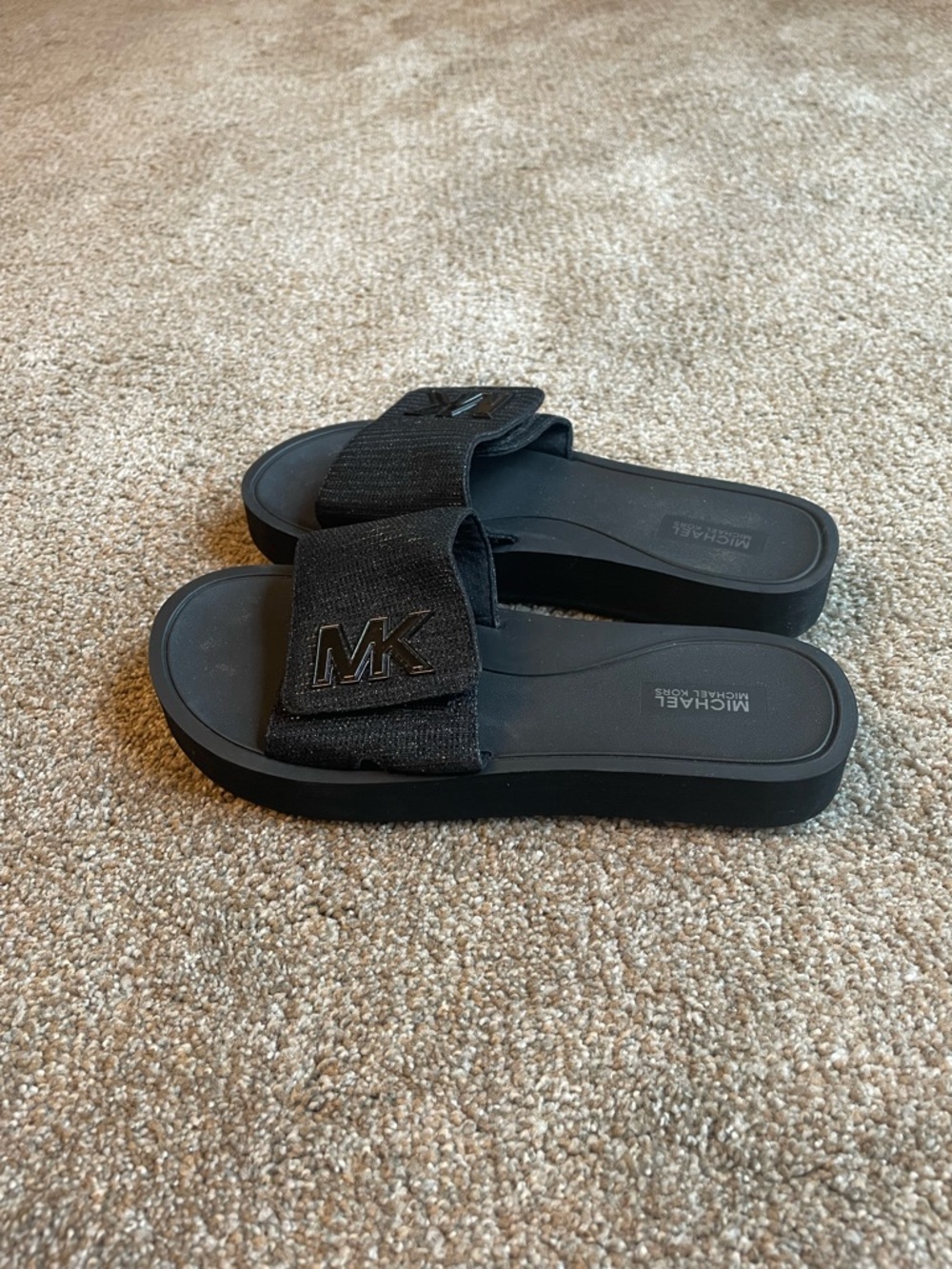 Michael Kors Black Slip-On MK Logo Slides Sporty Size 10M Lightweight - Picture 2 of 9